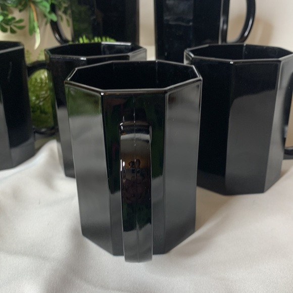 Beautiful set of 6 black Arcoroc octagon coffee mugs made in France - Picture 7 of 7